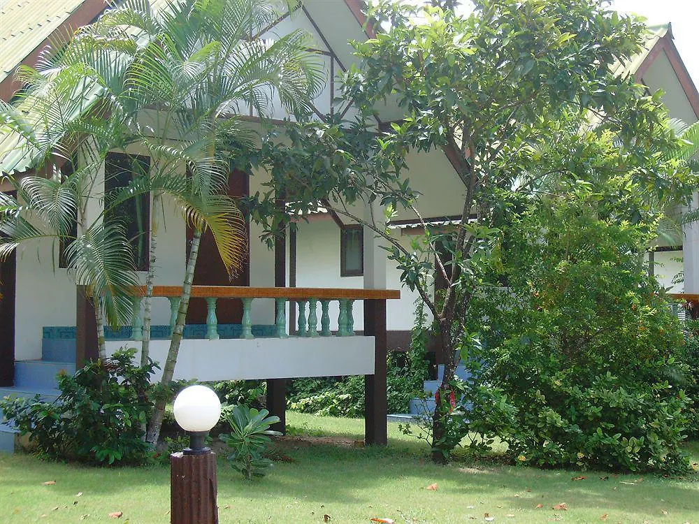 ** Hotel Lanta Palm Beach Resort , Beach Bungalow - Ko Lanta Tailândia