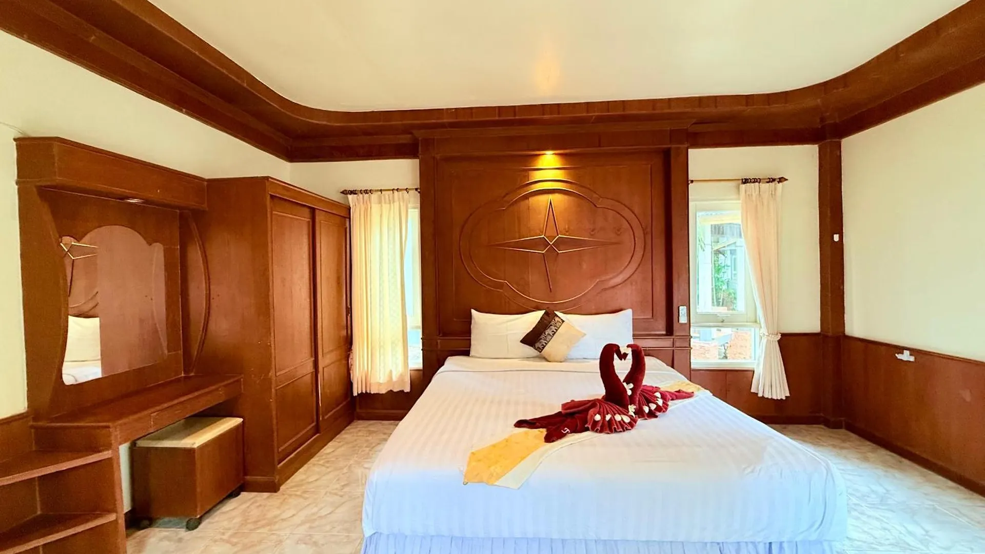 Lanta Palm Beach Resort , Beach Bungalow - Ko Lanta