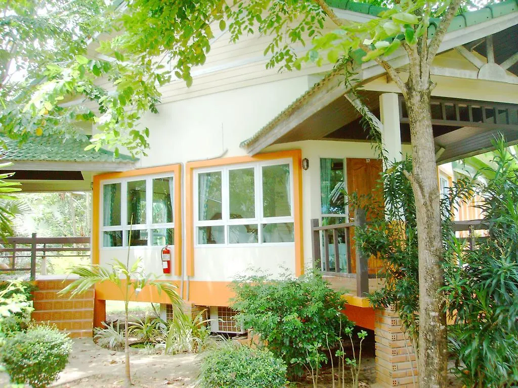 Lanta Palm Beach Resort , Beach Bungalow - Koh Lanta