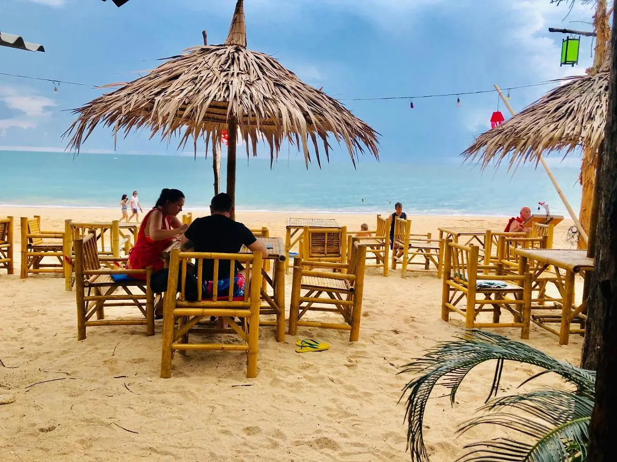 Lanta Palm Beach Resort , Beach Bungalow - Ko Lanta