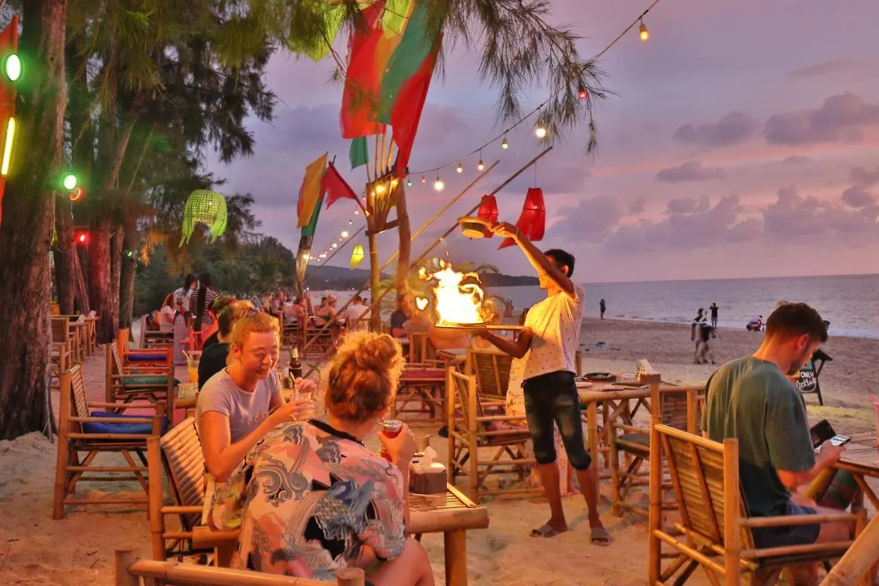 Hotel Lanta Palm Beach Resort , Beach Bungalow - Ko Lanta
