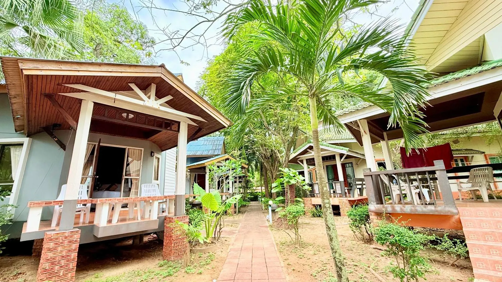 Lanta Palm Beach Resort , Beach Bungalow - Ko Lanta 2*,  Thaiföld