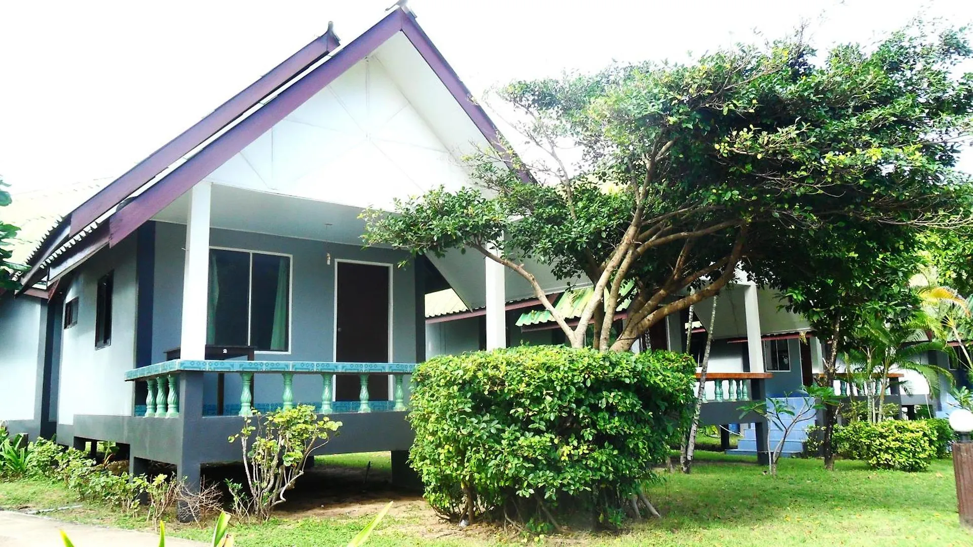 Lanta Palm Beach Resort , Beach Bungalow - קו לנטה מלון