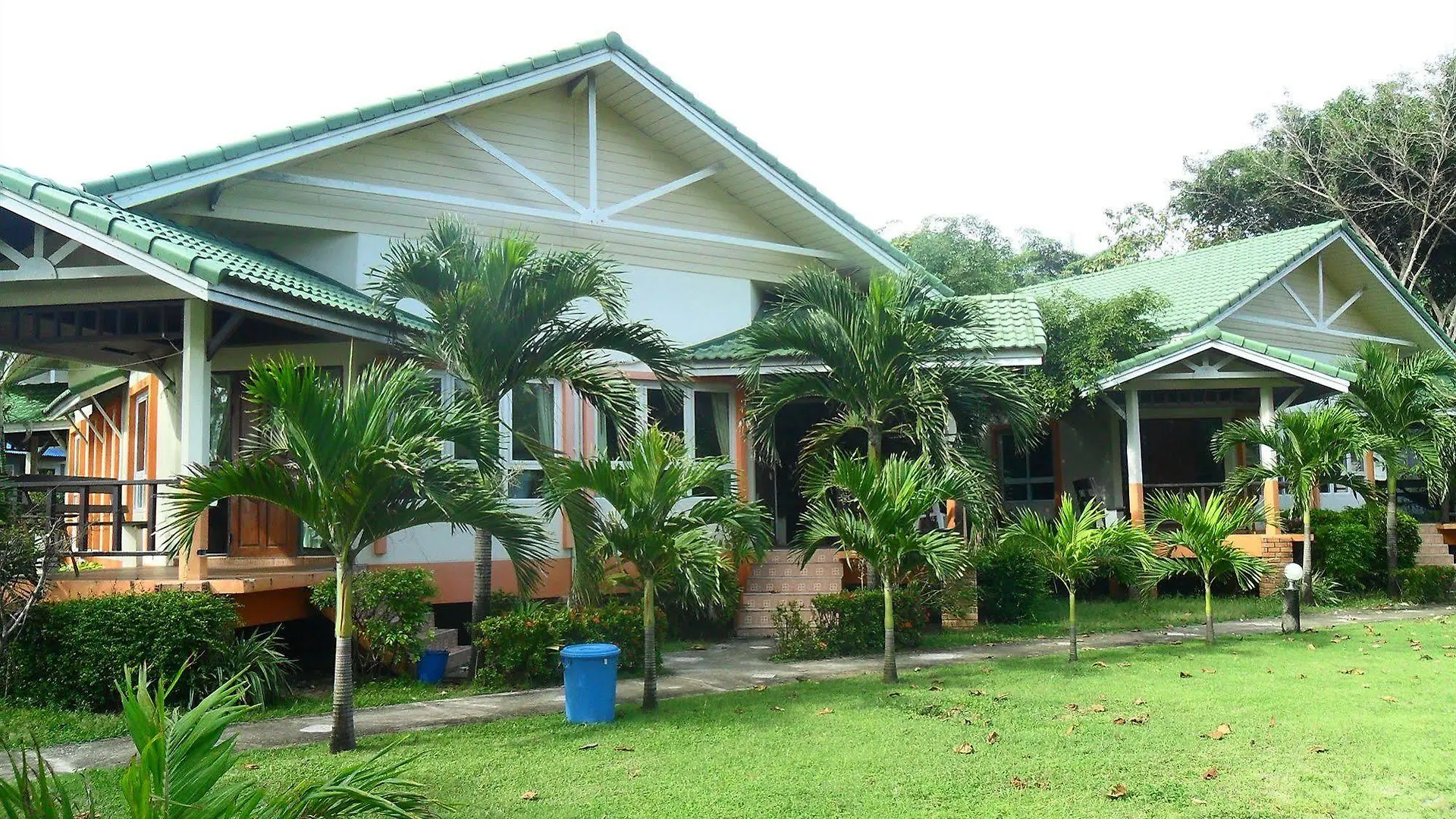 ** מלון Lanta Palm Beach Resort , Beach Bungalow - קו לנטה תאילנד