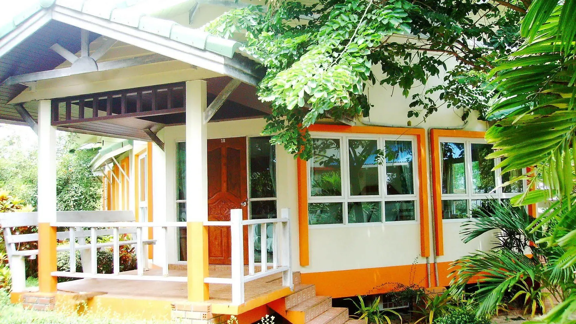 ** מלון Lanta Palm Beach Resort , Beach Bungalow - קו לנטה תאילנד