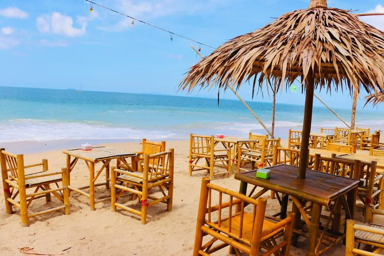 מלון Lanta Palm Beach Resort , Beach Bungalow - קו לנטה