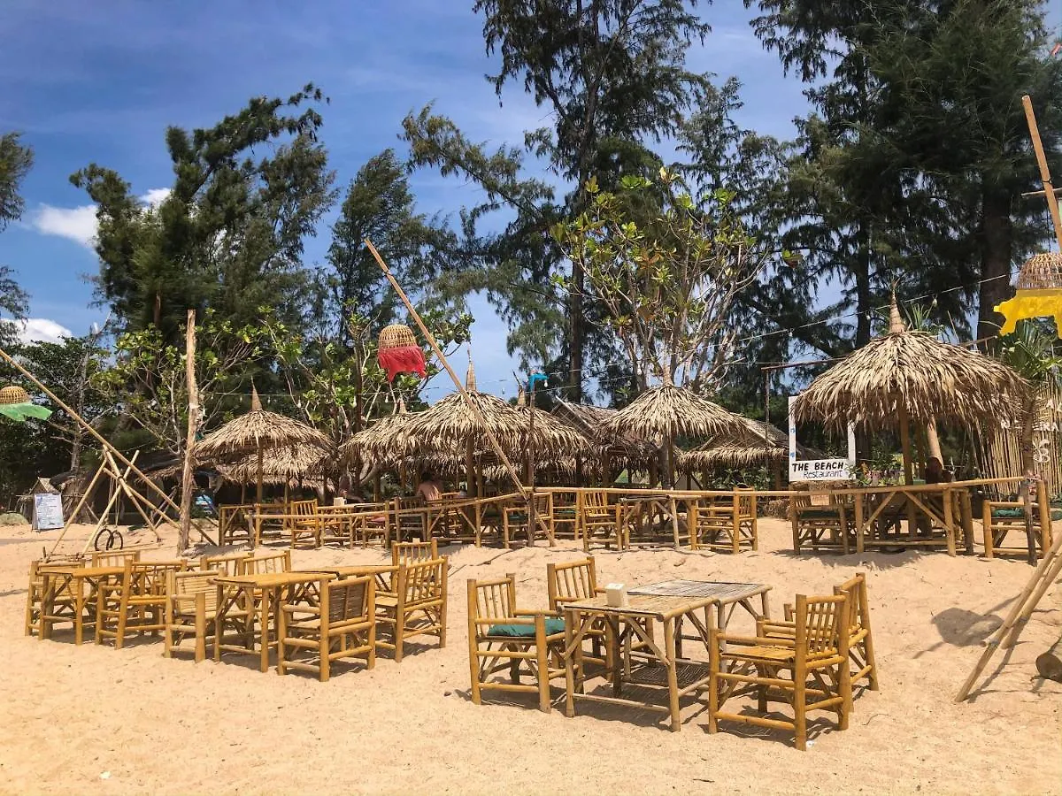 Lanta Palm Beach Resort , Beach Bungalow - קו לנטה