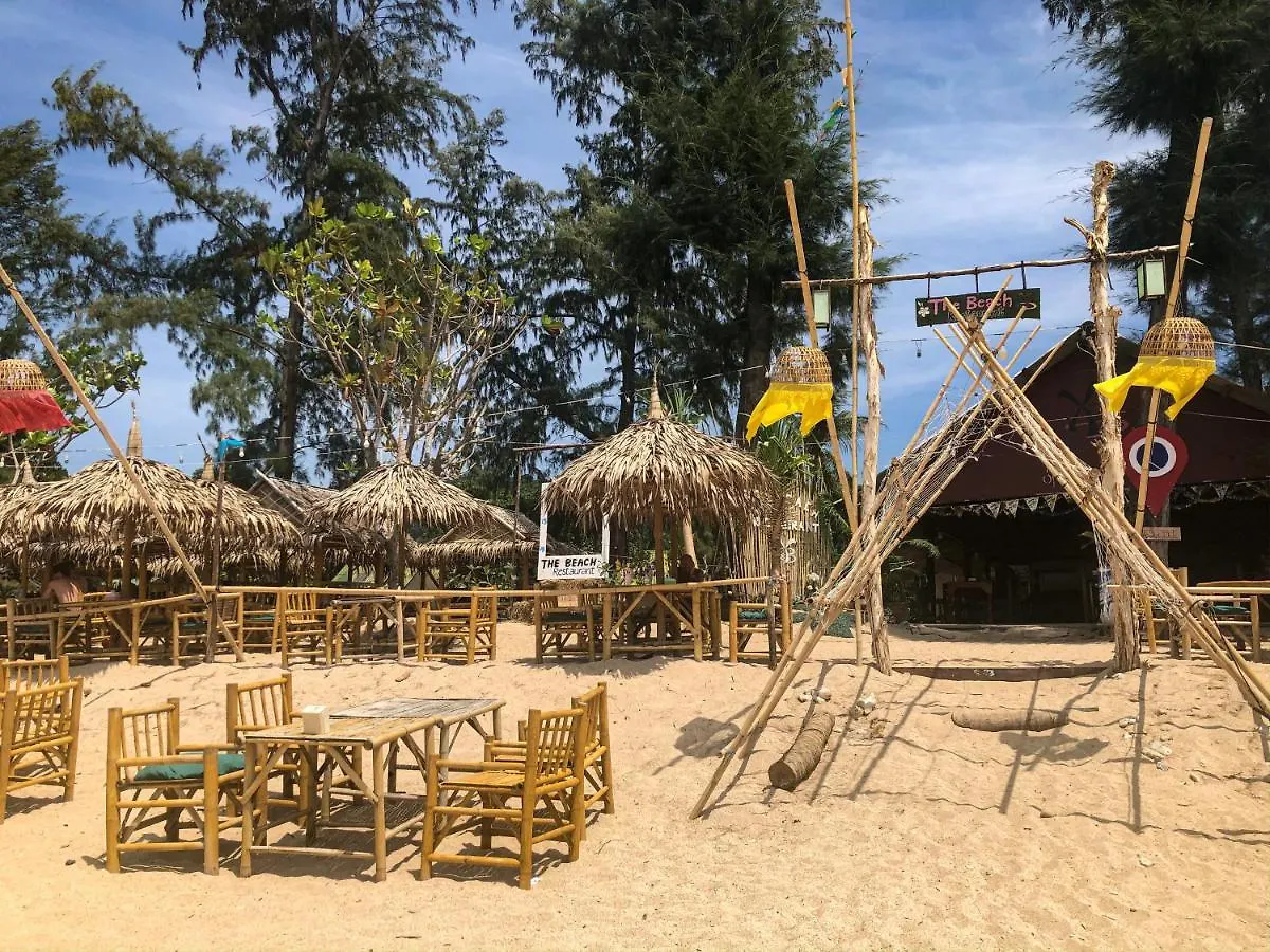 Lanta Palm Beach Resort , Beach Bungalow - קו לנטה תאילנד