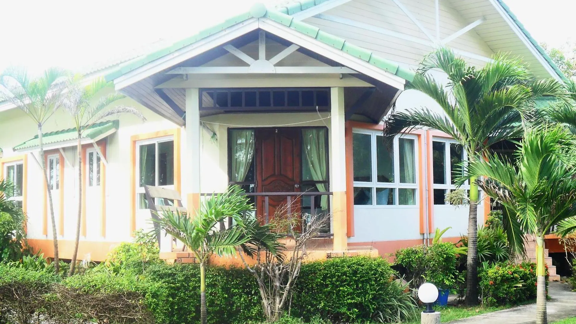 Lanta Palm Beach Resort , Beach Bungalow - Ko Lanta Hotel