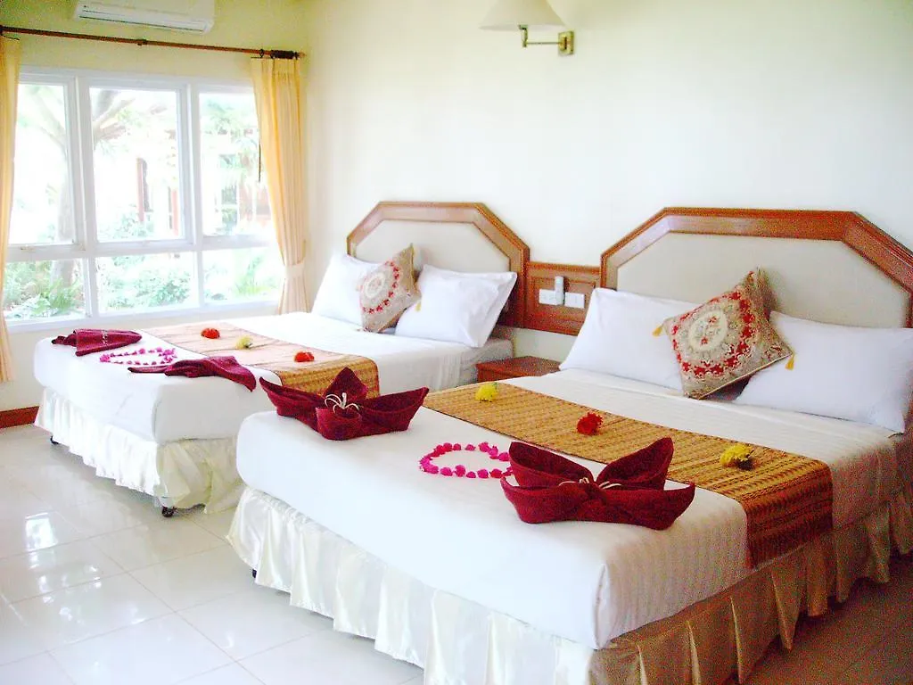 Lanta Palm Beach Resort , Beach Bungalow - Ko Lanta Hotel